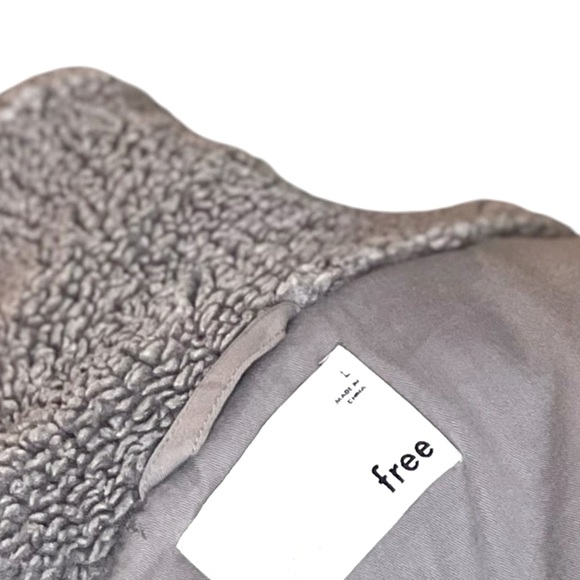 ❌𝐒𝐎𝐋𝐃❌𝐀𝐑𝐈𝐓𝐙𝐈𝐀 𝐖𝐈𝐋𝐅𝐑𝐄𝐃 𝐅𝐑𝐄𝐄 GREY Teddy jacket - Picture 3 of 5